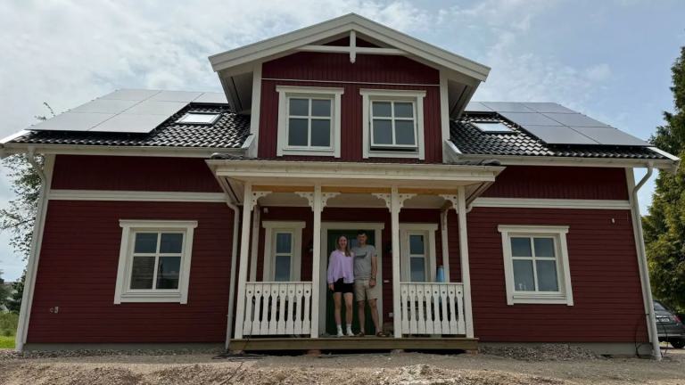 Frantansicht Holzhaus aus Schweden